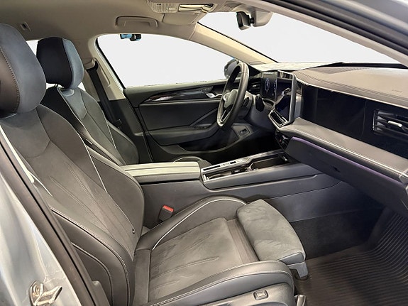 Volkswagen Passat 15 of 18