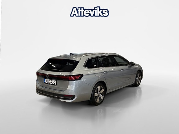 Volkswagen Passat 3 of 18
