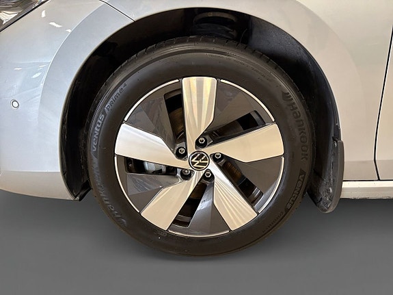 Volkswagen Passat 14 of 18