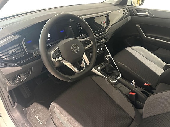 Volkswagen Polo 10 of 14