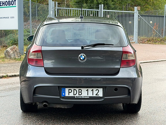 BMW 120i 5 of 12