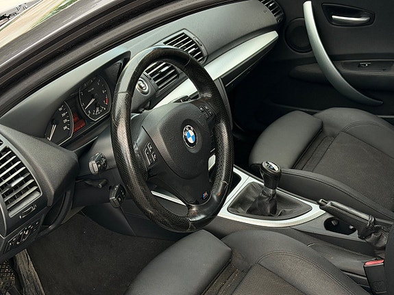 BMW 120i 7 of 12