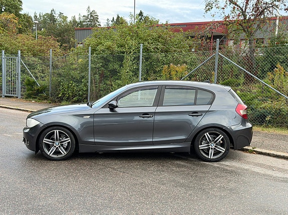 BMW 120i 3 of 12