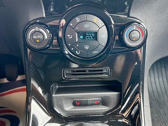 Ford Fiesta 14 of 15