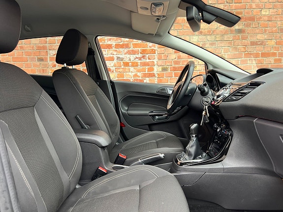 Ford Fiesta 10 of 15