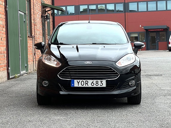 Ford Fiesta 2 of 15