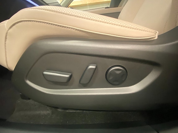 Mazda CX-6e 7 of 17