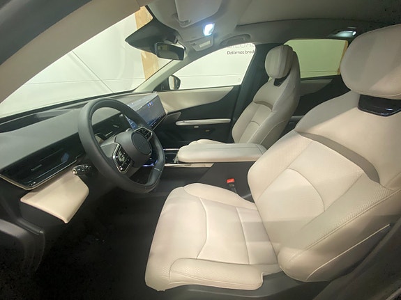 Mazda CX-6e 8 of 17