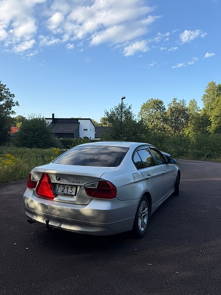 BMW 320d 3 of 9