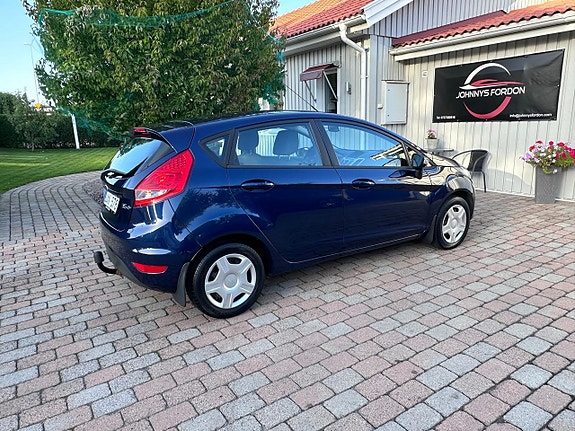 Ford Fiesta 13 of 30