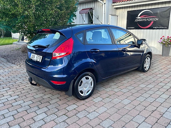 Ford Fiesta 12 of 30