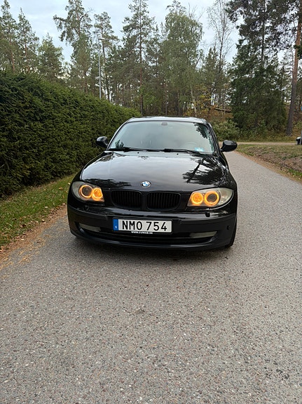 BMW 118d 2 of 7