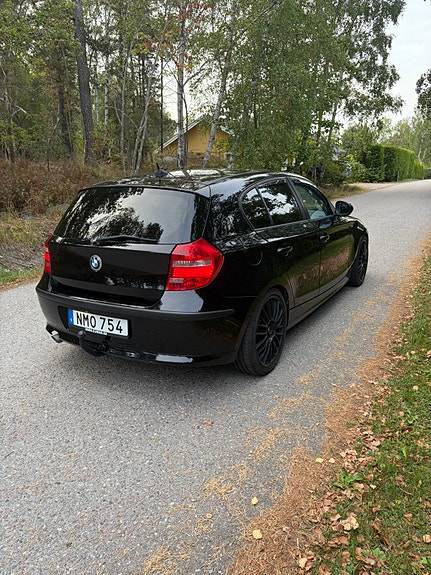 BMW 118d 3 of 7