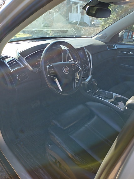 Cadillac SRX 4 of 7