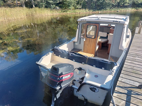 Uttern 6000 med Evinrude 70 hk 6 of 6