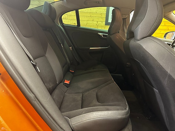 Volvo S60 19 of 23