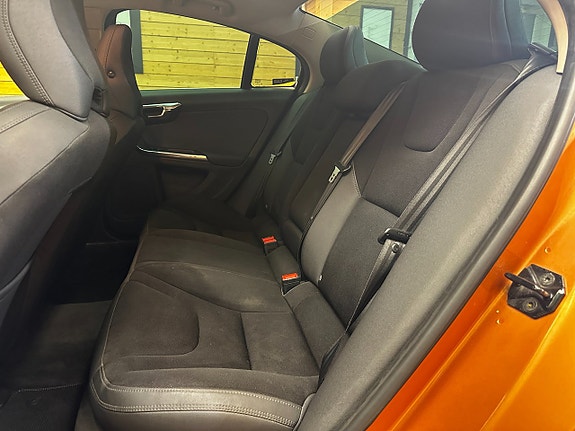 Volvo S60 17 of 23