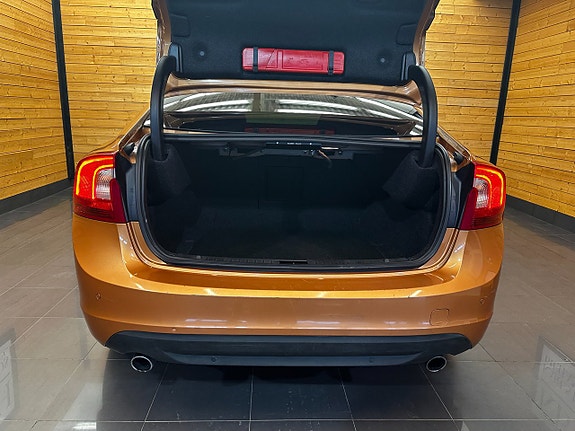 Volvo S60 10 of 23