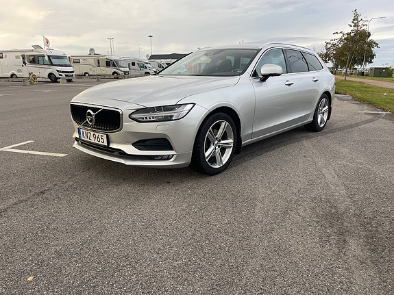 Volvo V90 2 of 9