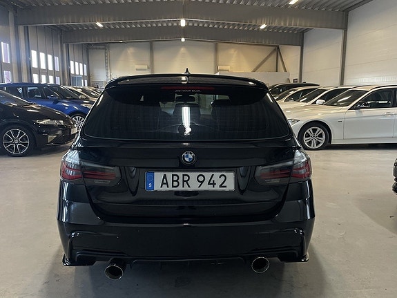 BMW 328i 14 of 30