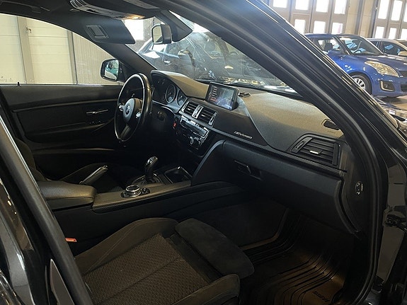 BMW 328i 30 of 30