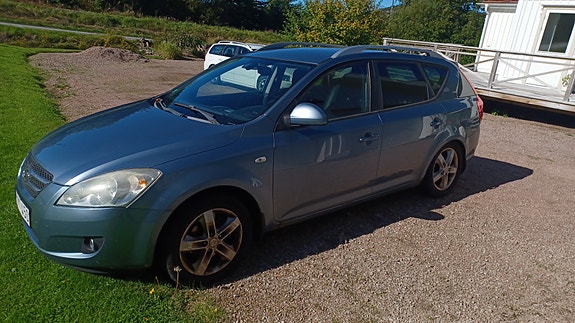 Kia Ceed 2 of 6