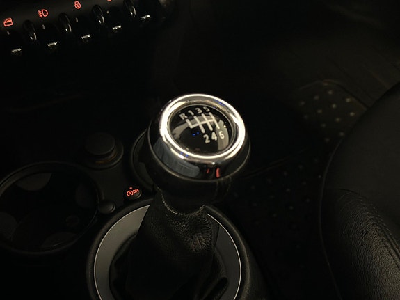 MINI Cooper 11 of 18