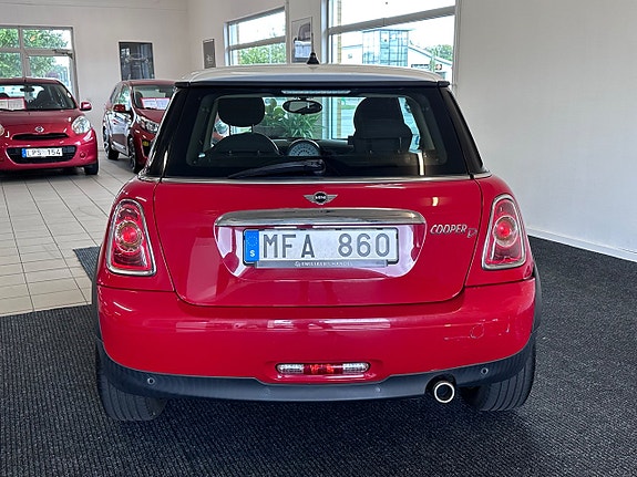 MINI Cooper 6 of 18