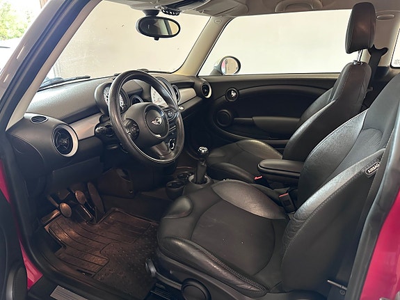 MINI Cooper 12 of 18