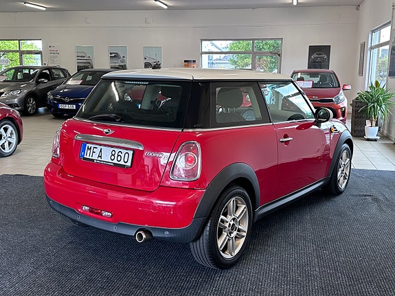 MINI Cooper 3 of 18