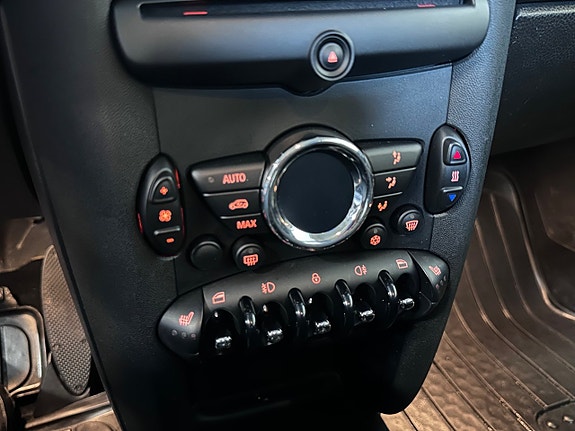 MINI Cooper 16 of 18