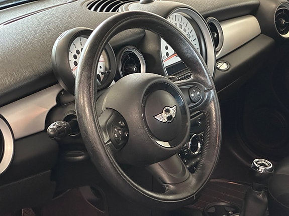 MINI Cooper 10 of 18