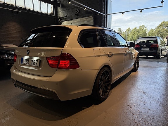 BMW 320d 4 of 12