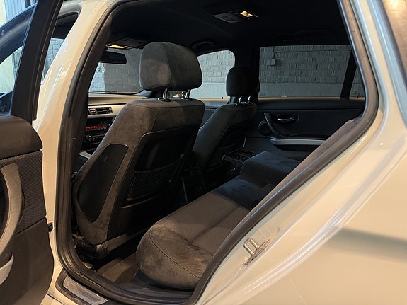 BMW 320d 9 of 12