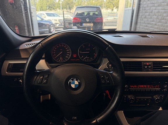 BMW 320d 5 of 12