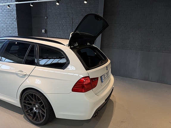 BMW 320d 11 of 12