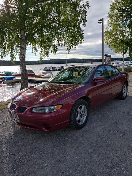 Pontiac Grand Prix 2 of 6