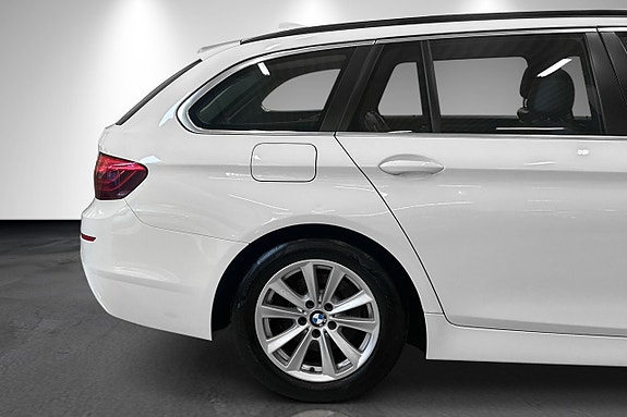 BMW 520d 3 of 17