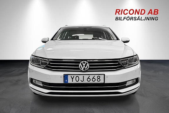 Volkswagen Passat 9 of 18