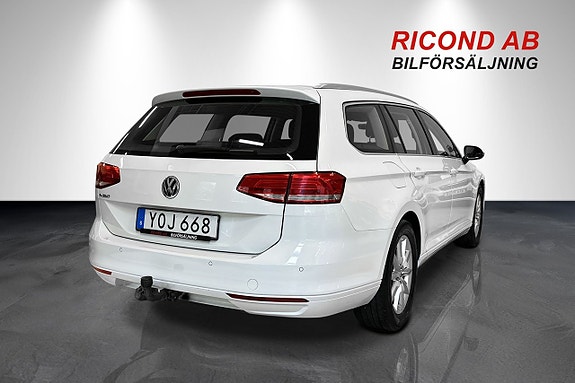 Volkswagen Passat 5 of 18