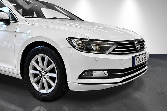 Volkswagen Passat 11 of 18