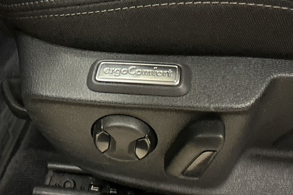 Volkswagen Passat 15 of 18