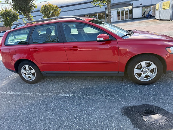 Volvo V50 2 of 12