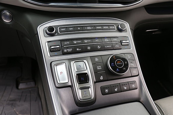 Hyundai Santa Fe 26 of 29