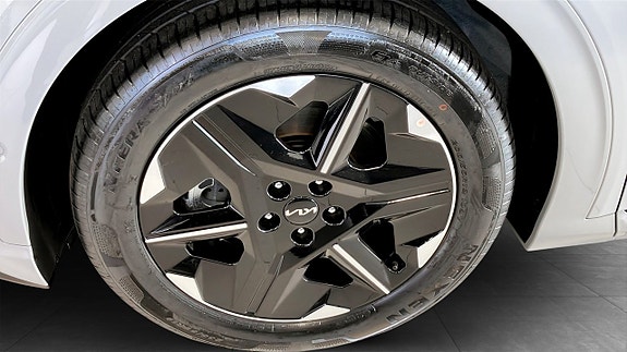 Kia EV6 9 of 9