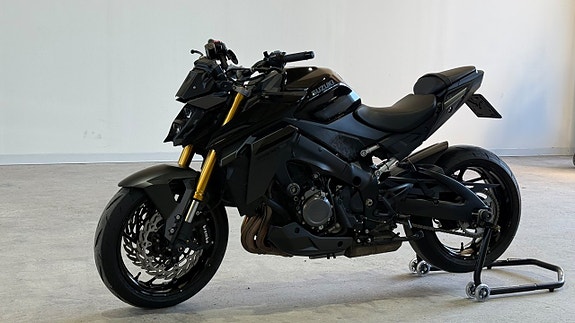 Suzuki Gsx1000s Akrapovic Låga mil 0kr insats 8 of 17