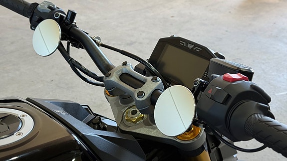 Suzuki Gsx1000s Akrapovic Låga mil 0kr insats 15 of 17