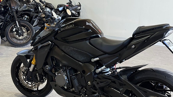 Suzuki Gsx1000s Akrapovic Låga mil 0kr insats 10 of 17