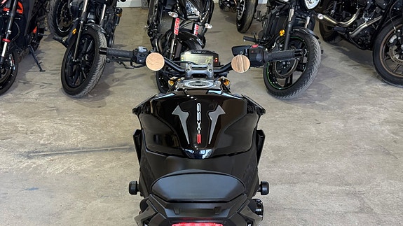 Suzuki Gsx1000s Akrapovic Låga mil 0kr insats 11 of 17