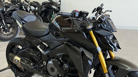 Suzuki Gsx1000s Akrapovic Låga mil 0kr insats 3 of 17